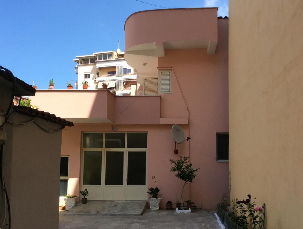 Apartament Andi *
